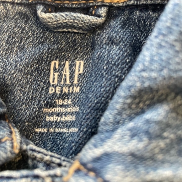 Baby Gap denim jacket - Picture 2 of 3